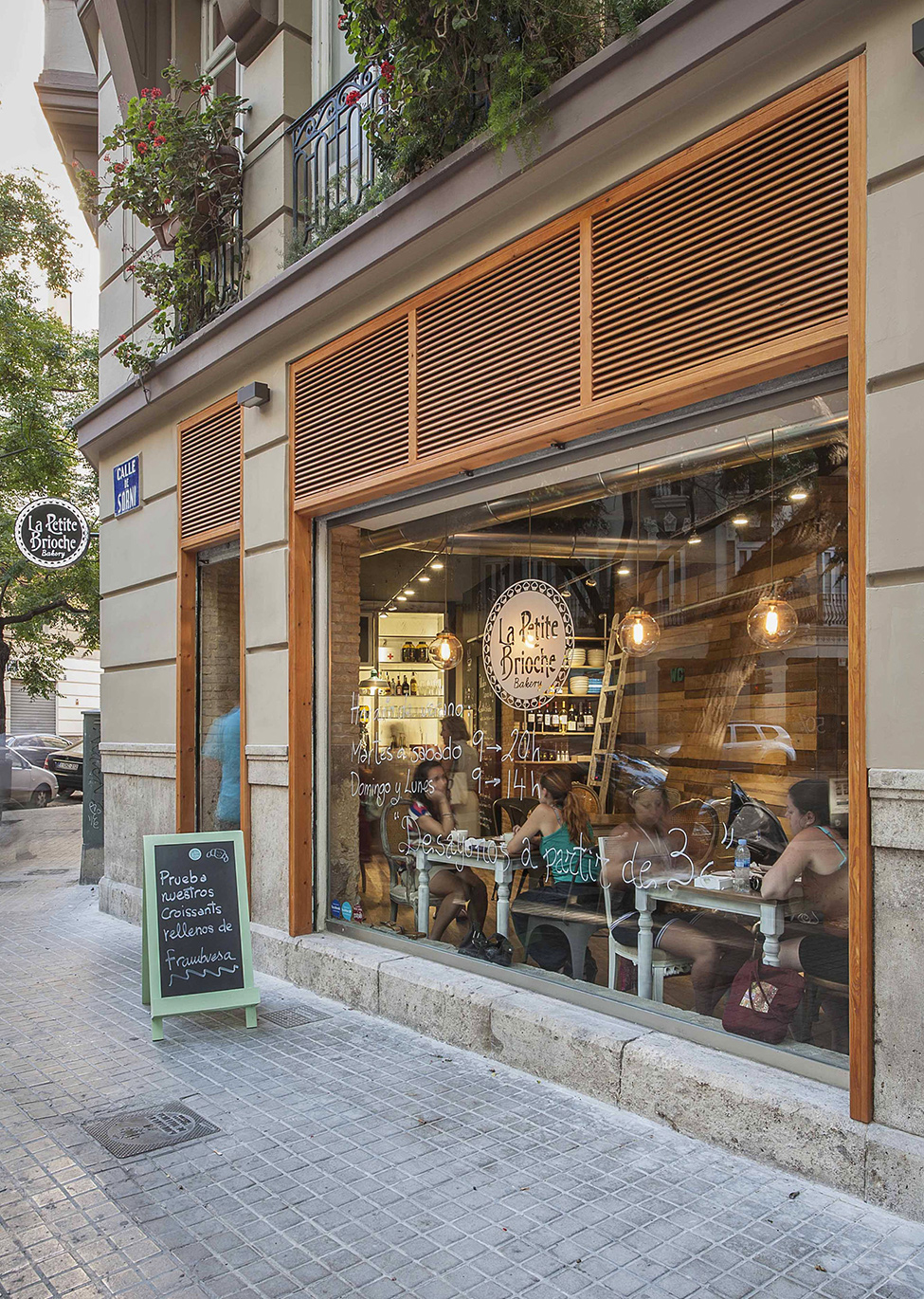 Пекарня La Petite Brioche в Валенсии Пекарня La Petite Brioche в Валенсии