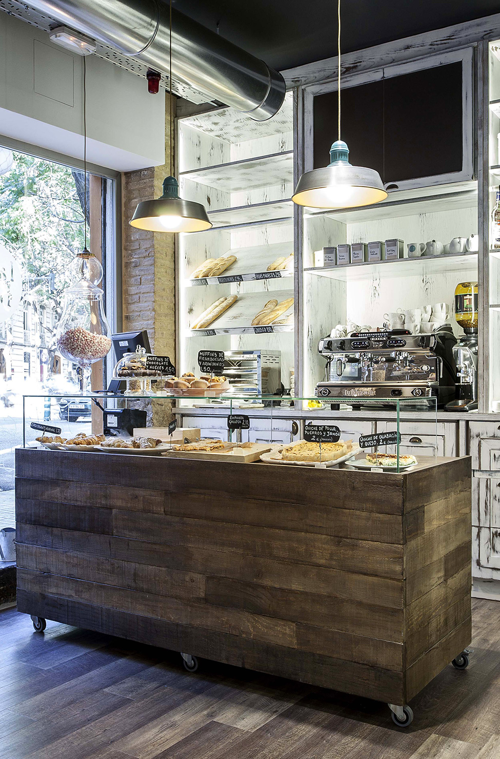 Пекарня La Petite Brioche в Валенсии Пекарня La Petite Brioche в Валенсии