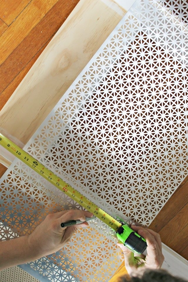 Как сделать декоративный экран на батарею своими руками Как сделать декоративный экран на батарею своими руками