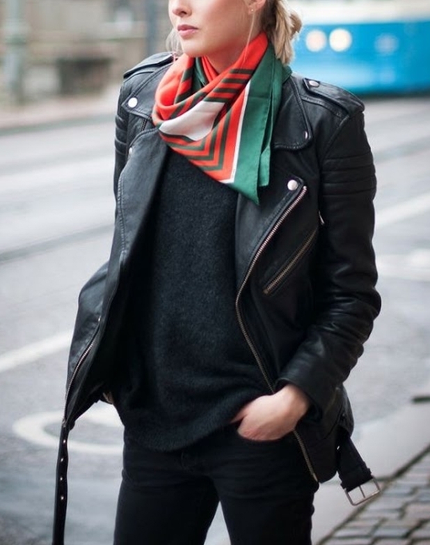 10 новых способов носить шелковый шарф
