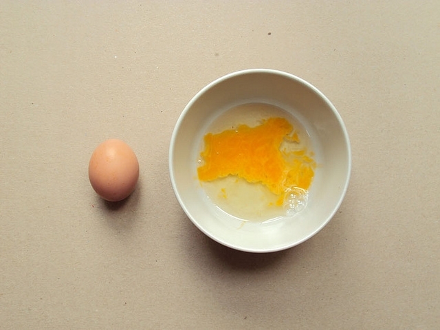 Как сделать пасхальное яйцо с пожеланиями
