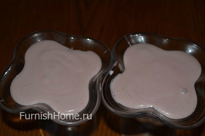 Творожный десерт с малиной