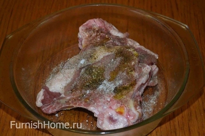 Свинина на кости, запеченная с апельсинами Свинина на кости, запеченная с апельсинами