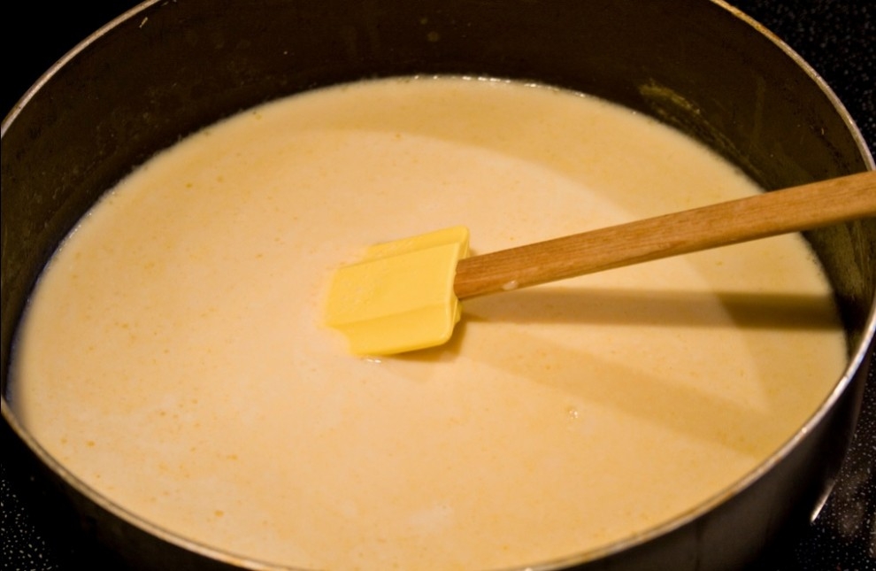 Сырный суп в хлебном горшочке