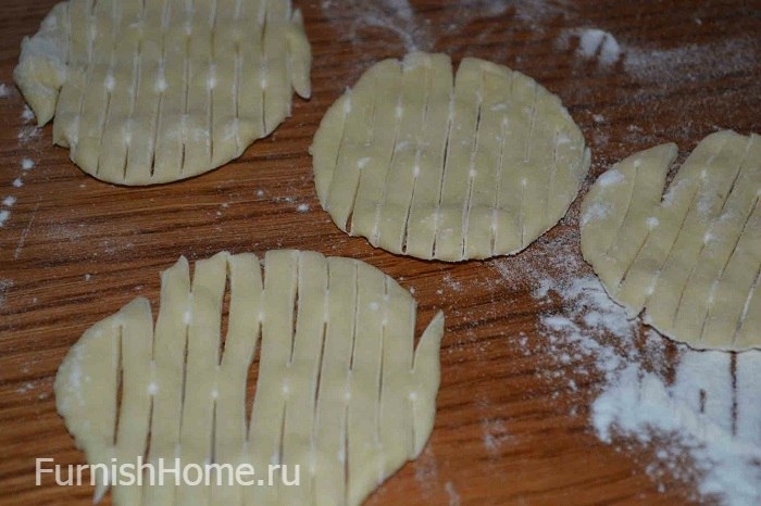 Дрожжевые пирожки с яблоками