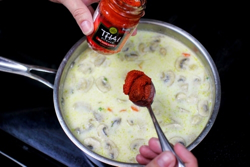 Куриный суп по-тайски
