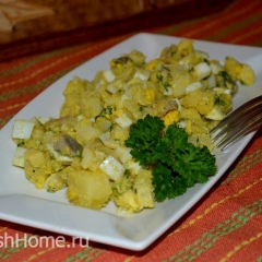 Картофельный салат с сельдью и горчичной заправкой
