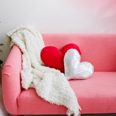 Подушка-сердце в подарок на День Святого Валентина