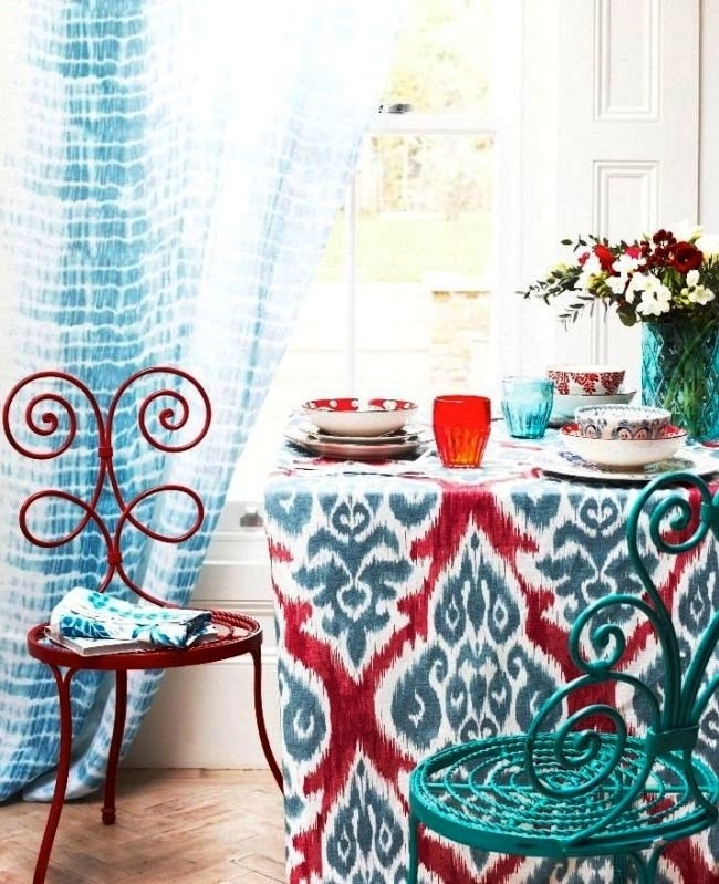 Оригинально выглядят спинки кованых стульев Оригинально выглядят спинки кованых стульев