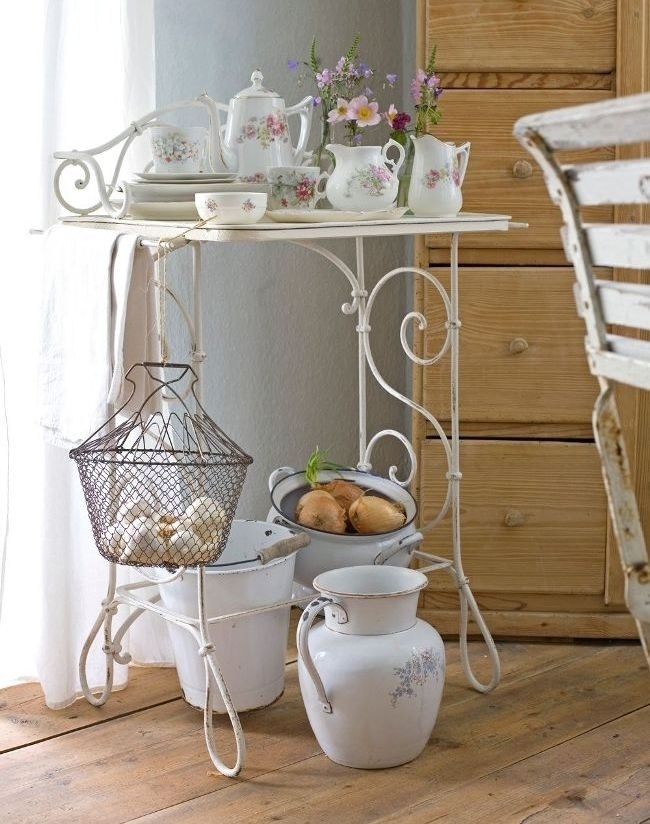 Столик для кухни на кованых ножках Столик для кухни на кованых ножках