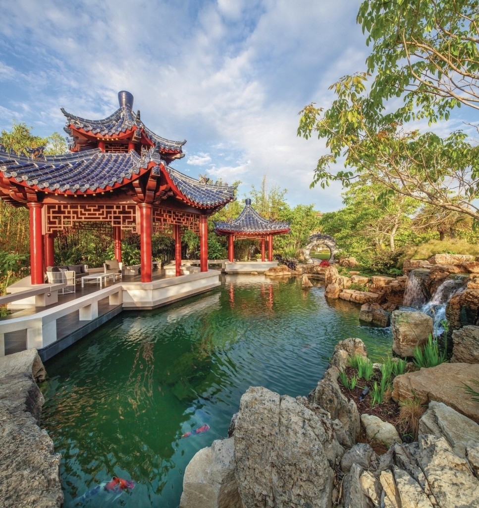 Беседка часто служит главным элементом в дизайне ландшафта в китайском стиле
