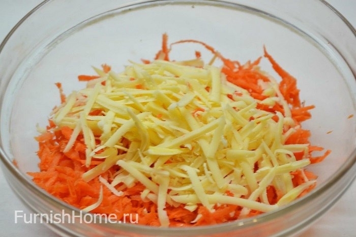Салат из моркови с яйцом и сыром