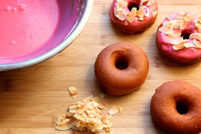 Пончики в розовой глазури