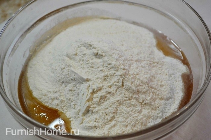 Коврижка с вареньем, орехами и изюмом Коврижка с вареньем, орехами и изюмом