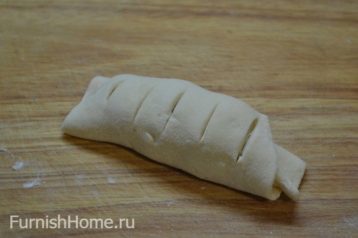 Дрожжевые пирожки с вишней