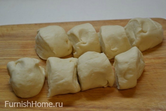 Дрожжевые пирожки с вишней
