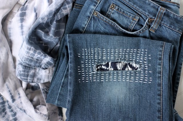 Как легко отремонтировать джинсы с помощью простейшей вышивки