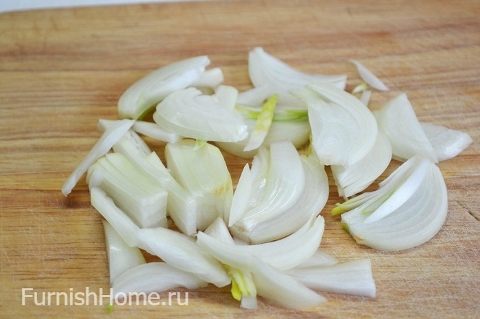 Свинина с луком и сельдереем