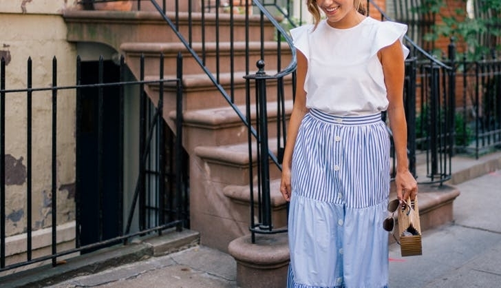 Блузка с рукавами-воланами и длинная юбка Блузка с рукавами-воланами и длинная юбка