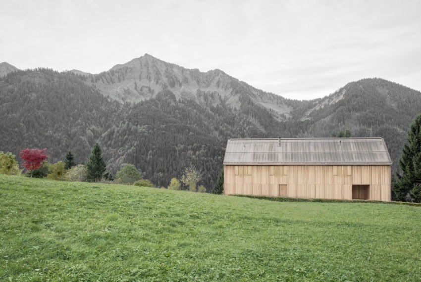 Деревянный дом в горах Австрии