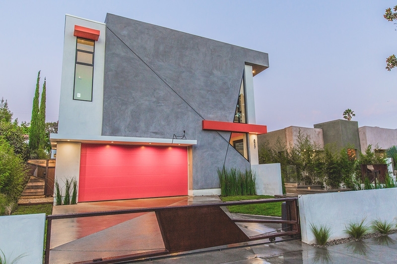 Разноцветный современный дом в Калифорнии