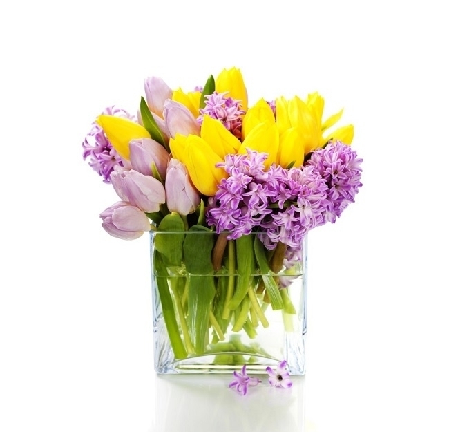 Добавьте в вазу с цветами чайную ложечку водки