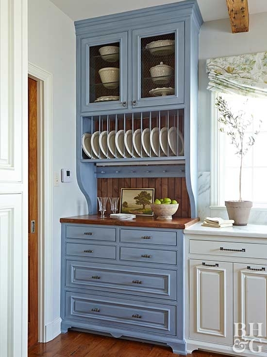 Кухонный шкаф в голубом цвете