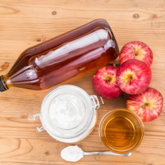 13 способов использовать яблочный уксус в быту