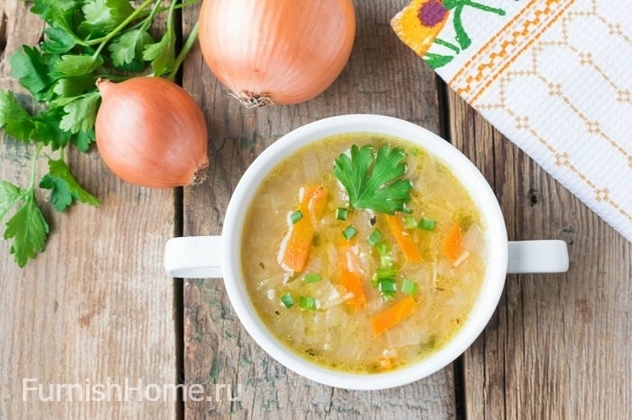 Луковый суп с капустой на курином бульоне