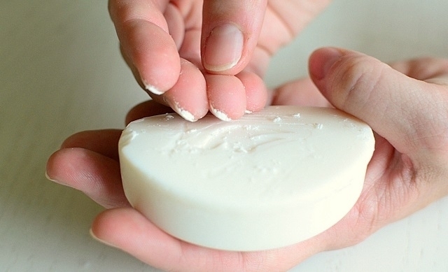 20 самых необычных применений кускового мыла в быту