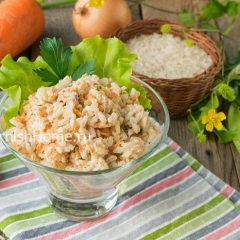 Салат «Морской» с рисом и рыбными консервами