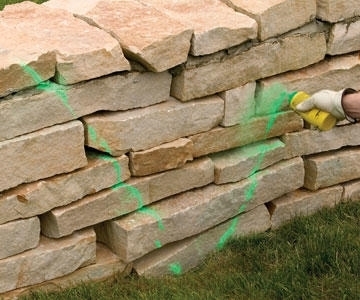 Как восстановить поврежденные стены, которые готовы осыпаться?