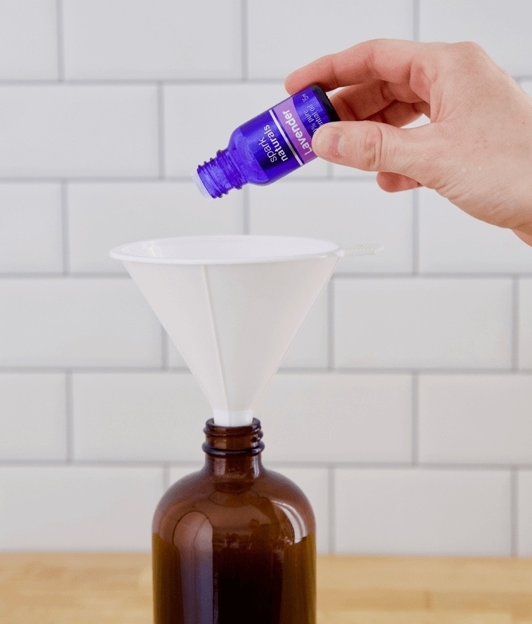 Как быстро и просто сделать спрей для подкрахмаливания