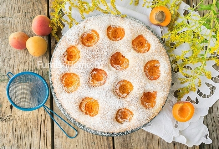 Нежный пирог с абрикосами