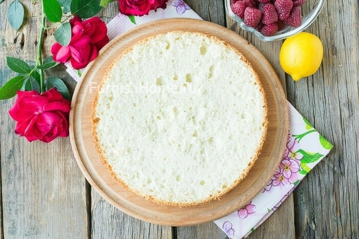 Лимонный торт с малиной