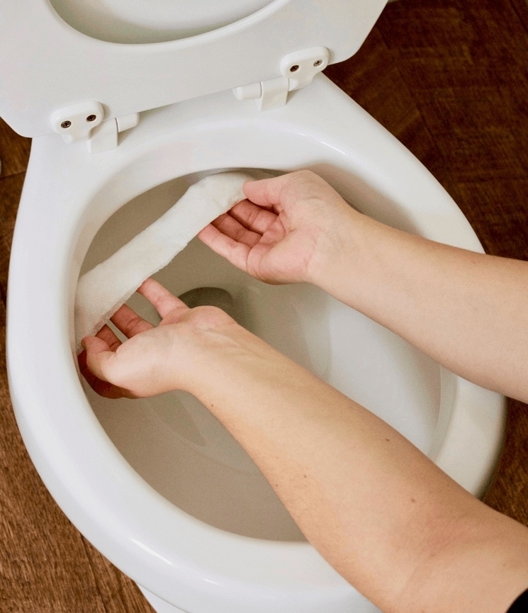 9 необычных лайфхаков для очистки туалета, которые действительно работают