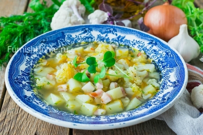 Суп с копченой грудинкой и цветной капустой