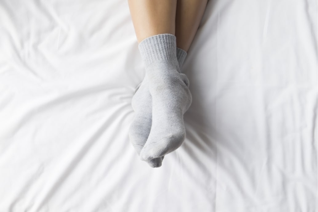 Почему нужно спать в носках?