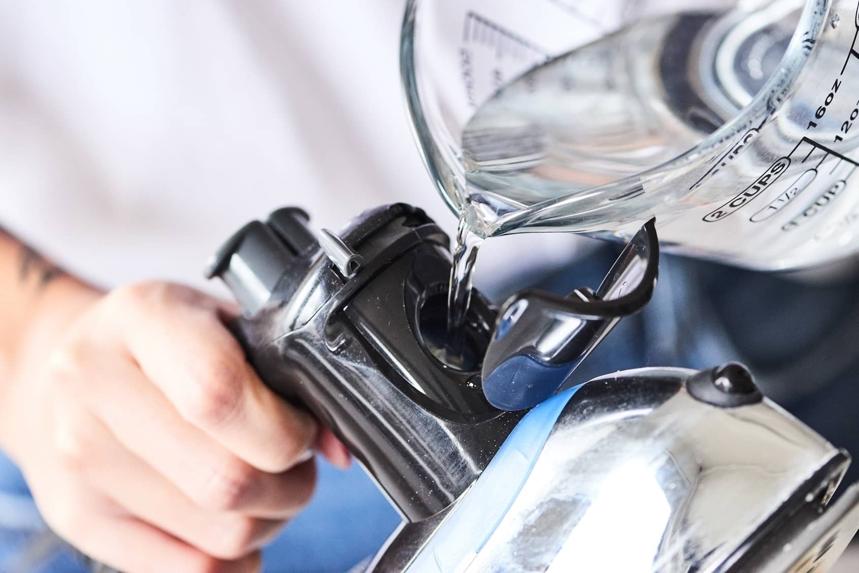 Как быстро и просто почистить утюг Как быстро и просто почистить утюг