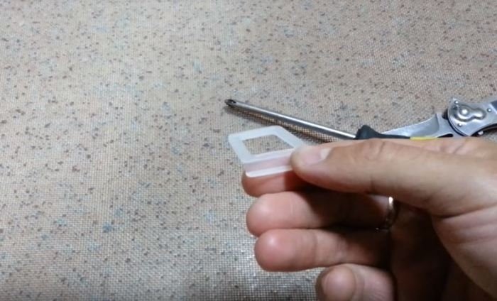Как легко и быстро починить сломанные ручки на москитной сетке
