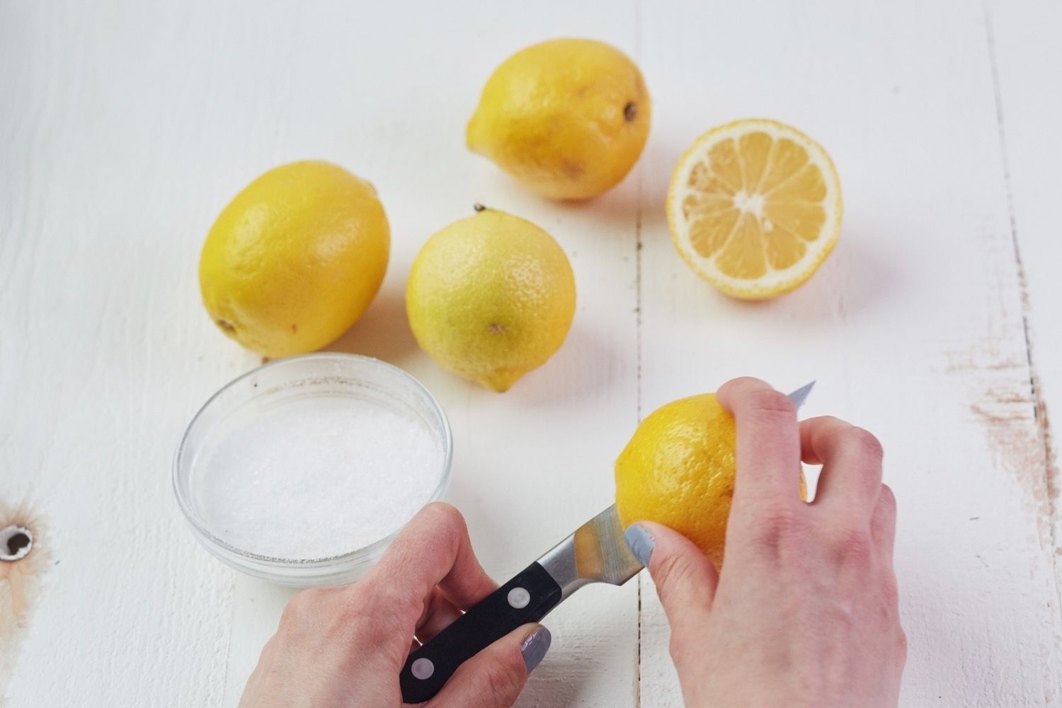 Естественный, безопасный и практически бесплатный способ: как избавиться от ржавчины на кухонных ножах