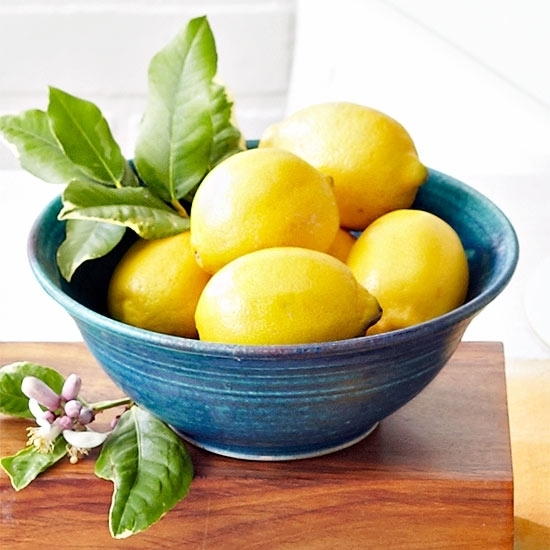 21 способ использования лимона для дешевой и эффективной уборки по дому