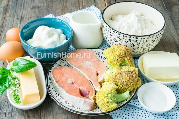 Киш с брокколи, семгой и твердым сыром