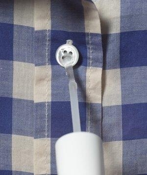 Как пришить пуговицу с помощью зубочистки