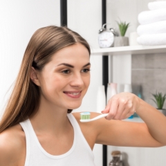 10 признаков того, что вам уже нужно выбросить зубную щетку