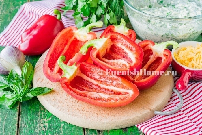 Запеченный болгарский перец с творогом и зеленью