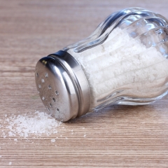 Почему нельзя давать соль в долг?