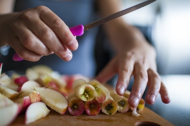 10 удивительных вариантов применения яблочных огрызков