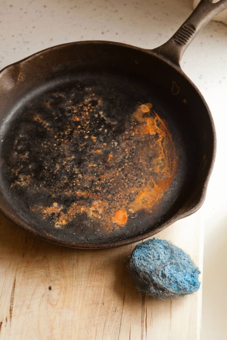 Как восстановить ржавую чугунную сковороду
