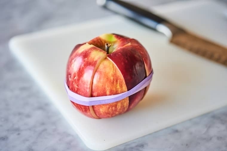 9 удивительных способов использования канцелярской резинки на кухне